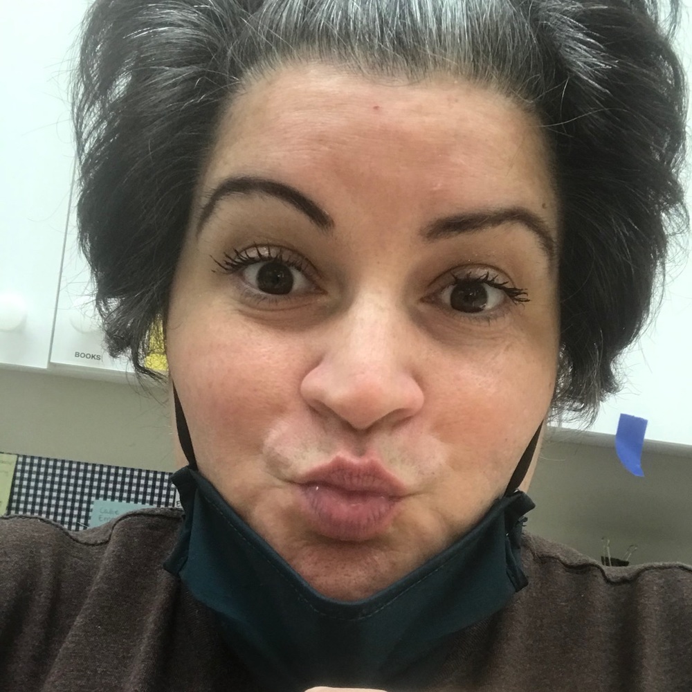 Meet your Posher, Elizabeth